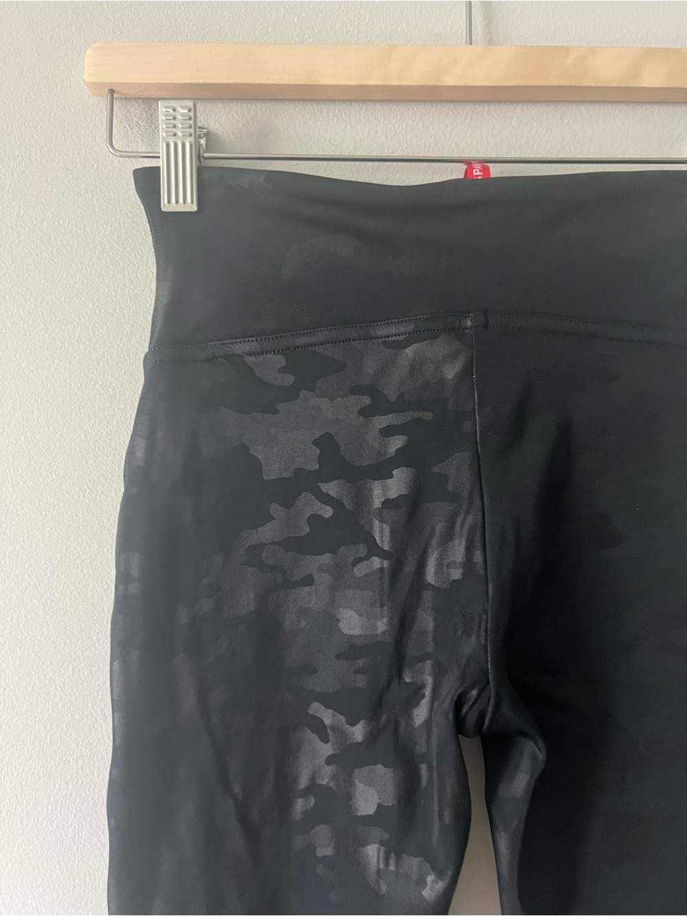 SPANX Faux Leather Camo Leggings Matte Black High Rise Size S NWT - Picture 8 of 9
